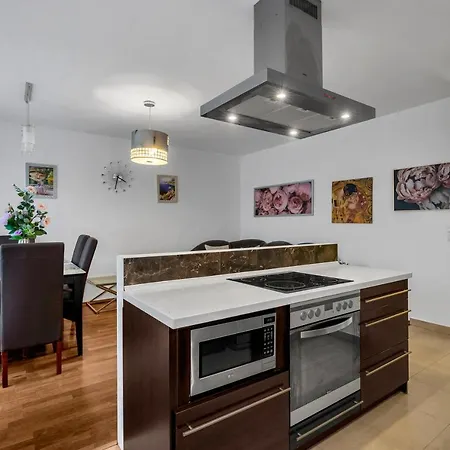דירה Bemowo Business - 62m2, Parking, Metro & Park Nearby - By Rentujemy